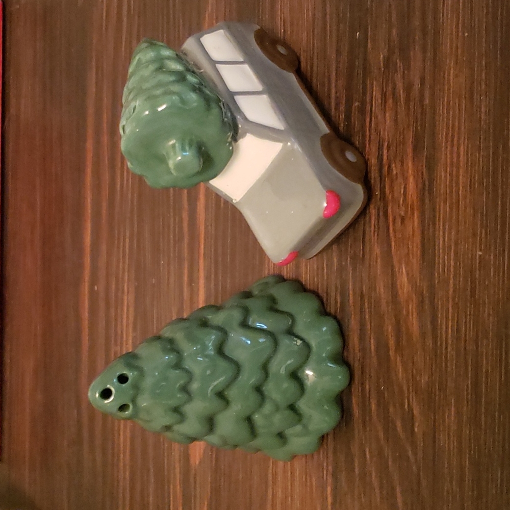 Christmas tree and car Salt & Pepper shaker set
